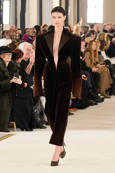 Look 11